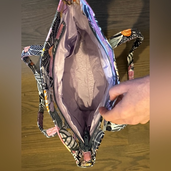 Vera Bradley Small Vera Tote/Handbag NWT - Picture 6 of 7